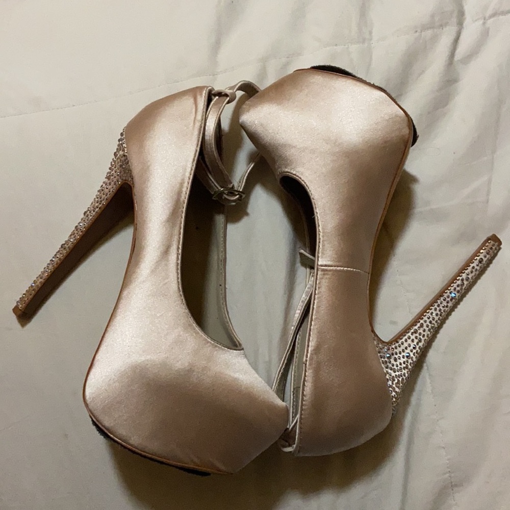 Halston 4 in Heel